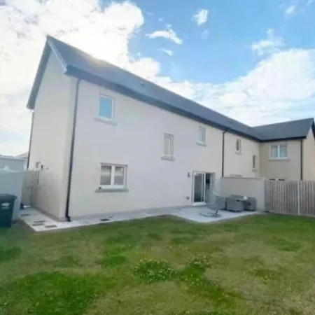Luxury - Sleeps 6