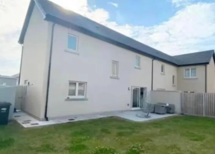 Luxury - Sleeps 6